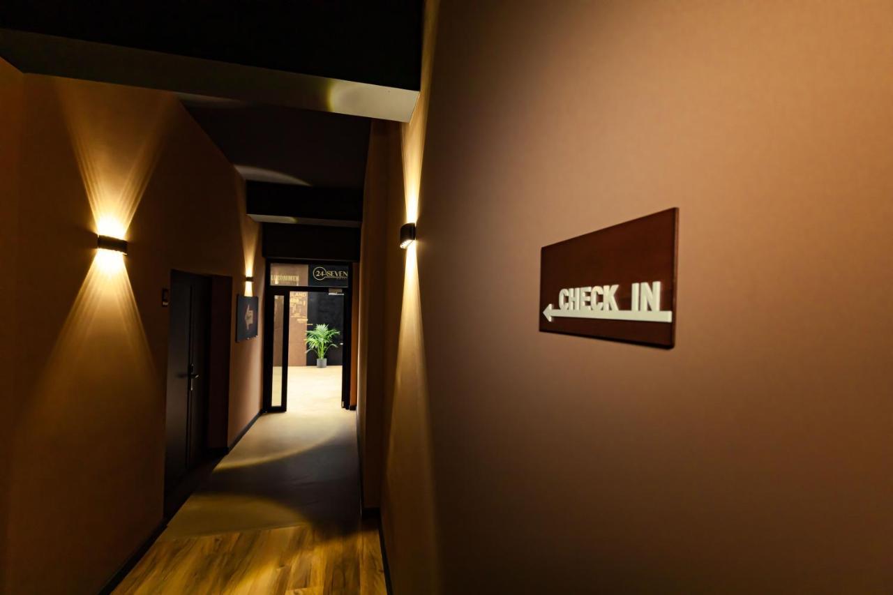 24Seven Hotel ชวาบาค ภายนอก รูปภาพ