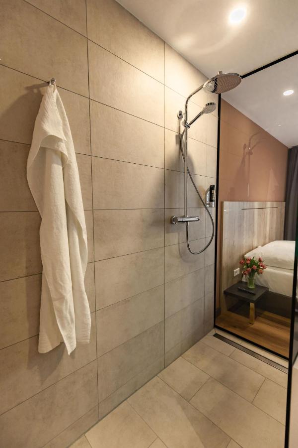 24Seven Hotel ชวาบาค ภายนอก รูปภาพ