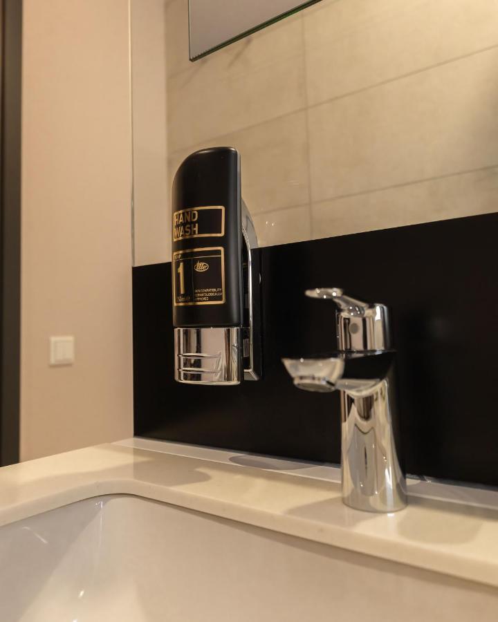 24Seven Hotel ชวาบาค ภายนอก รูปภาพ