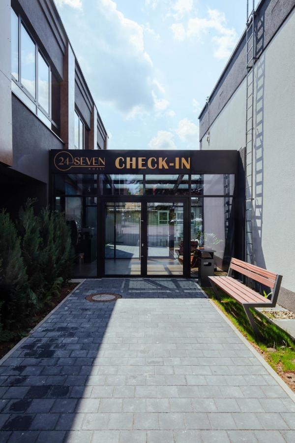 24Seven Hotel ชวาบาค ภายนอก รูปภาพ